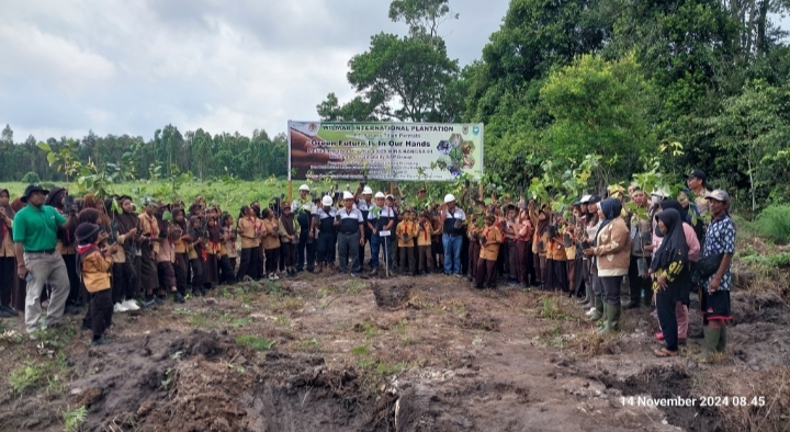 BKSDA Sampit Gelar Edukasi Hewan Dilindungi dan Pasang Spanduk Bahaya Buaya