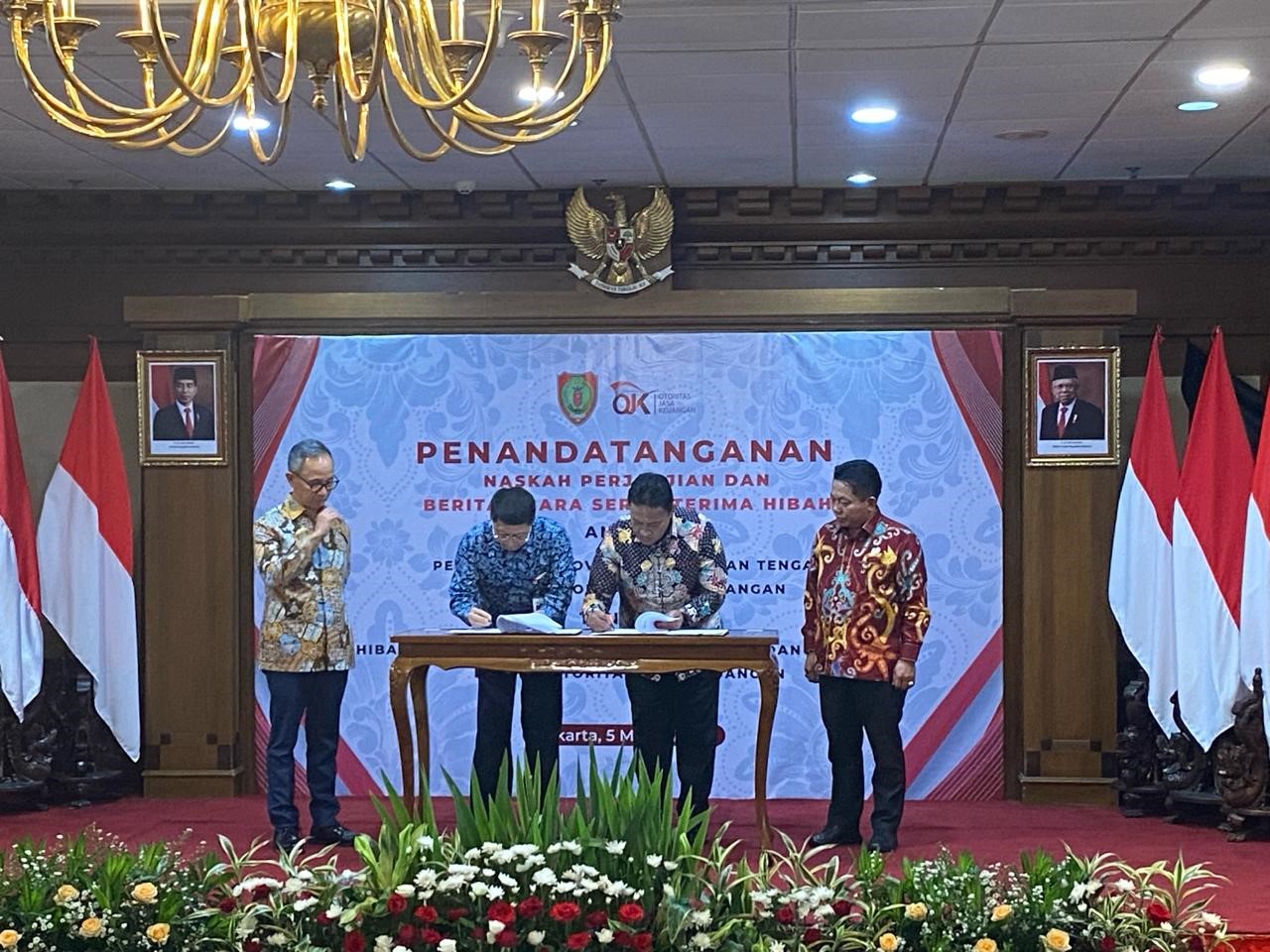 Wakil Gubernur Kalimantan Tengah dan Ketua OJK RI Resmikan Perjanjian Hibah Daerah dan Pengalihan Aset