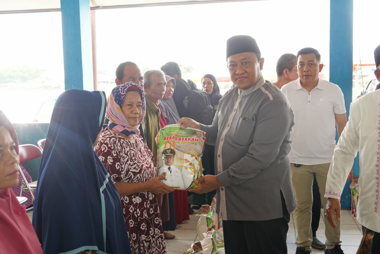 Gubernur Kalimantan Tengah Resmikan Pasar Murah di Pelabuhan Rambang