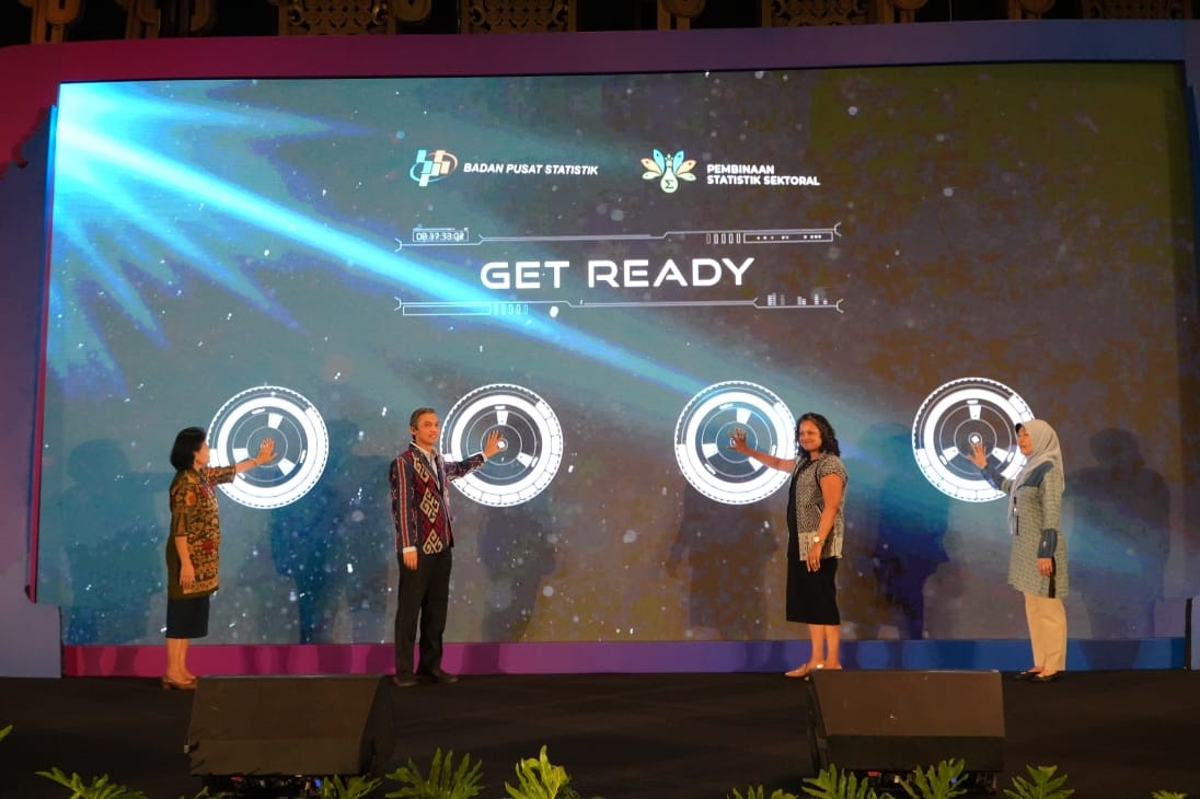 Diskominfosantik Kalteng Tandatangani Komitmen Penyediaan Data Statistik Bermutu untuk Sistem Statistik Nasional