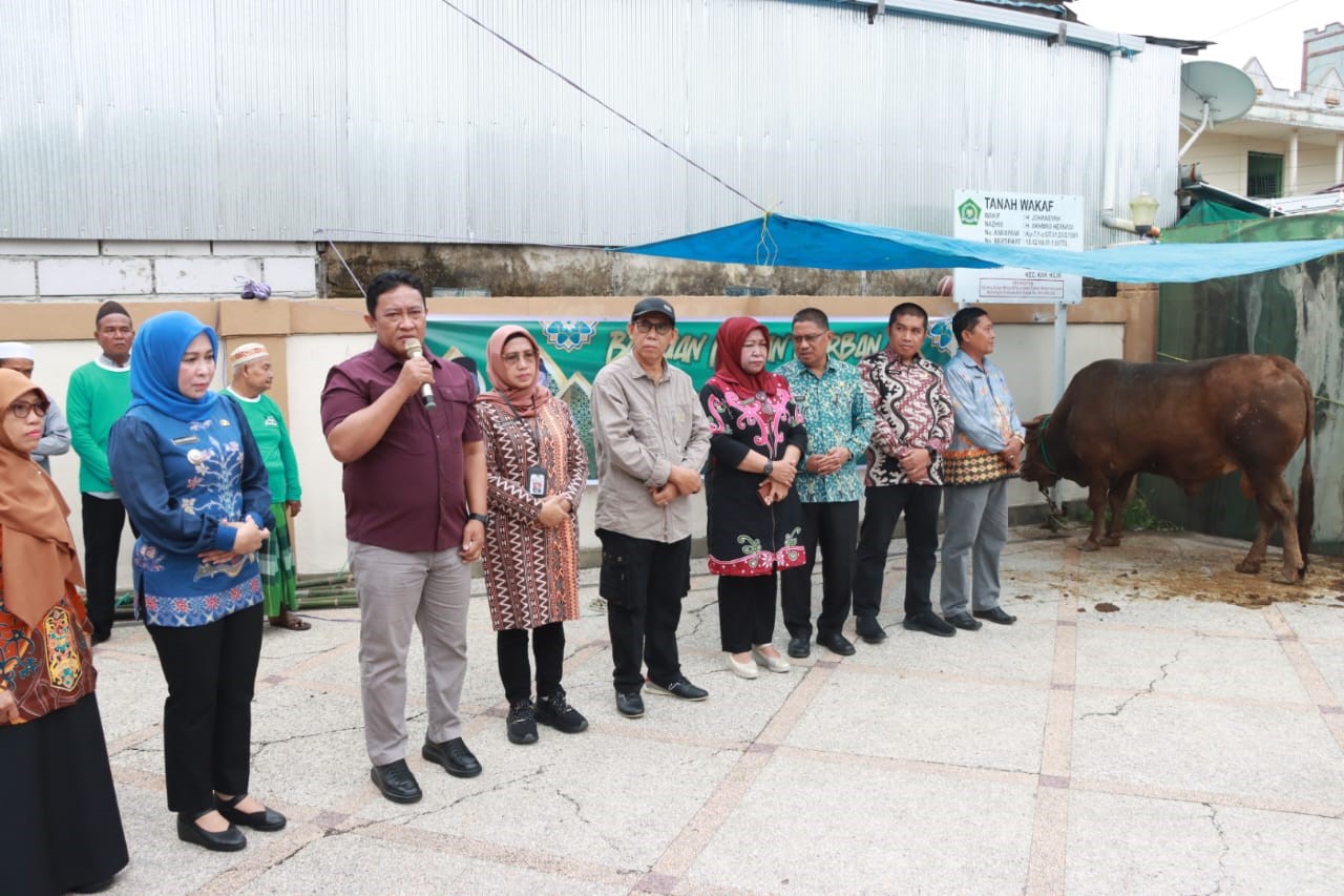 Wakil Gubernur Kalimantan Tengah Serahkan Hewan Kurban di Pulang Pisau
