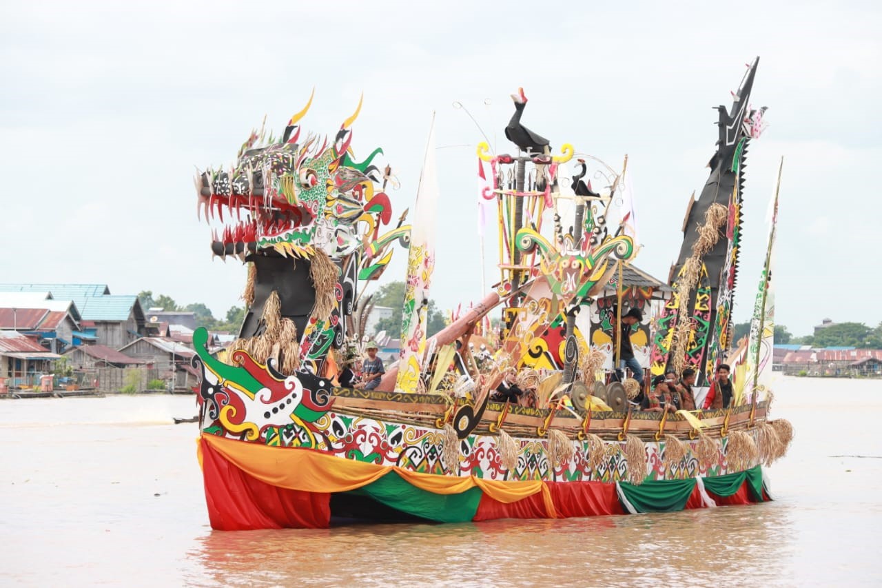 Lomba Perahu Hias Meriahkan HUT Ke-67 Provinsi Kalimantan Tengah
