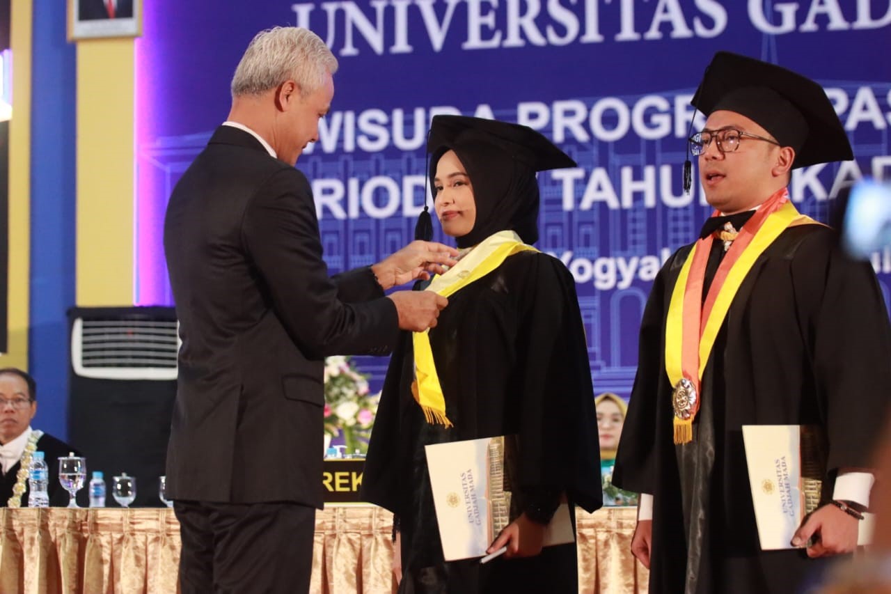 Ivo Sugianto Sabran Resmi Menyandang Gelar Magister Seni dari UGM