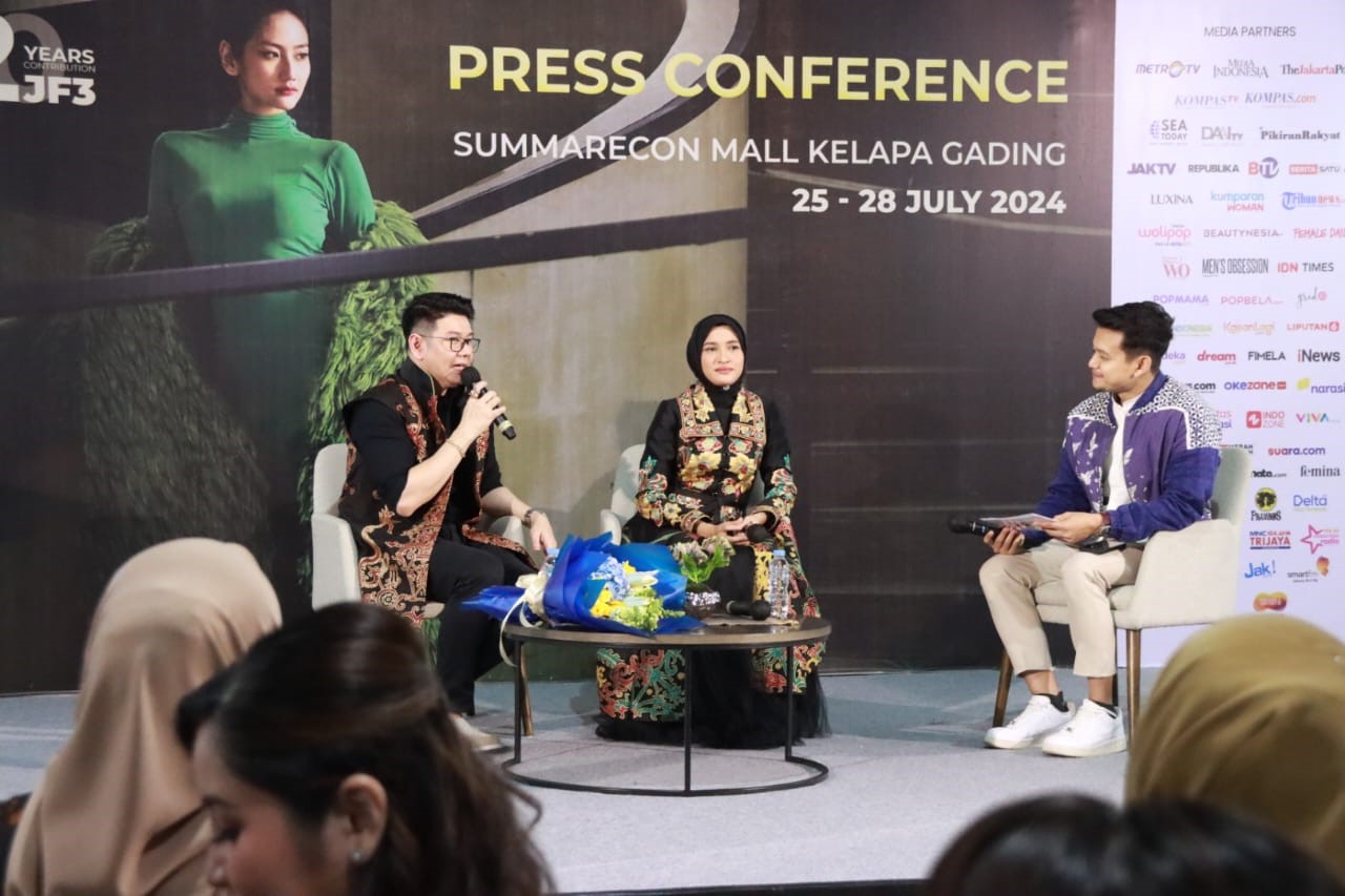 Batik Kalimantan Tengah Tampil di Jakarta Fashion and Food Festival 2024