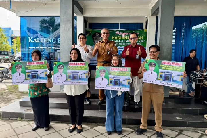 Empat Pemenang Hadiah Rumah Jalan Sehat di Kotim Terima Secara Resmi