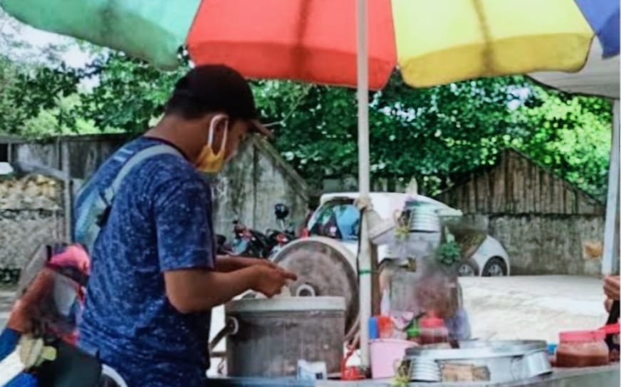 Pentol Keliling di Pangkalan Bun: Jajanan Favorit yang Selalu Dinanti