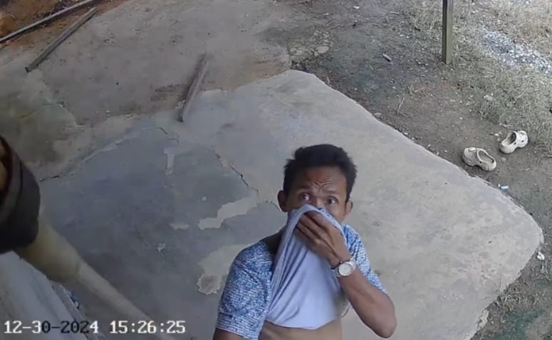 Terekam CCTV, Maling Gasak Emas dan Jam Tangan di Amin Jaya