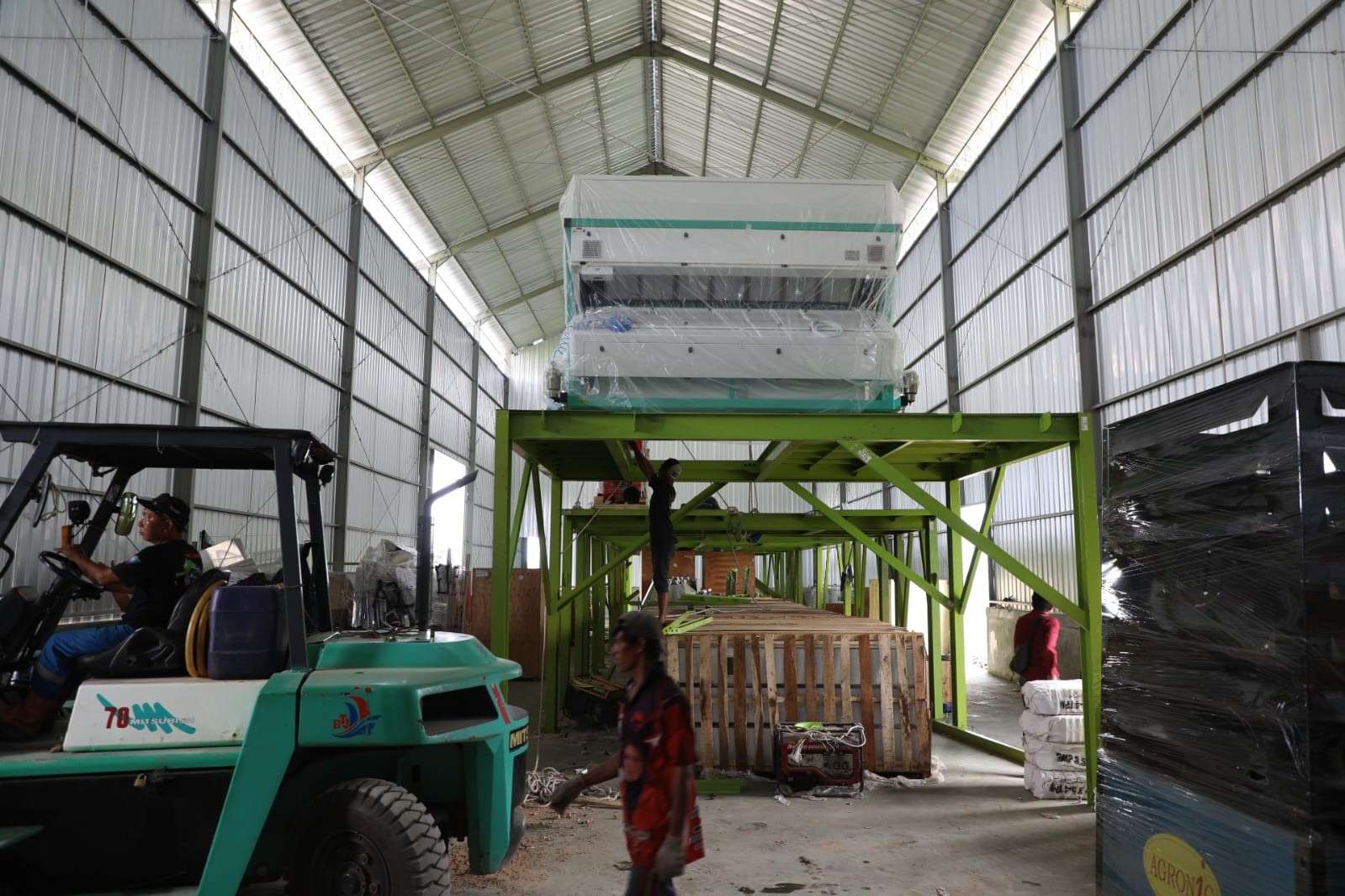 Kadis TPHP Prov. Kalteng Tinjau Progres Pabrik Rice Milling Plant di Kotim
