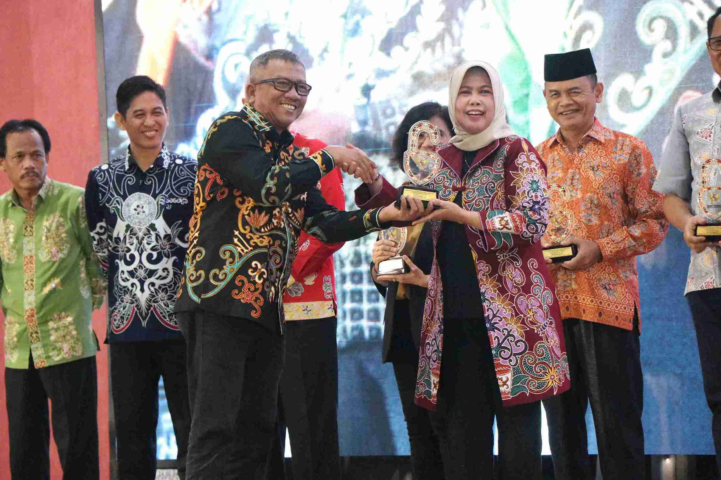 BKD Kalteng Raih Peringkat 5 Kategori Informatif pada Anugerah Keterbukaan Informasi Publik 2024