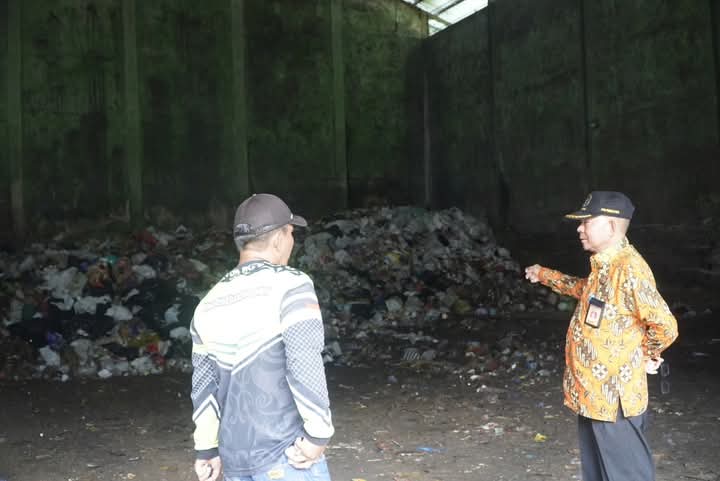 Dorong Pengelolaan TPA Lebih Optimal, Plt Kepala DLH Kotim Tinjau Depo Sampah 