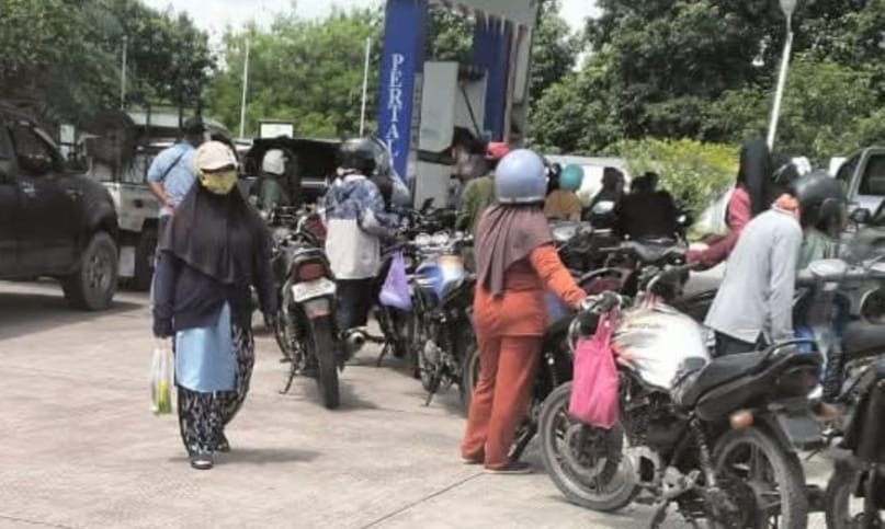 Keluhan Warga Soal BBM Bersubsidi, Pemkab Kobar Akan Panggil SPBU