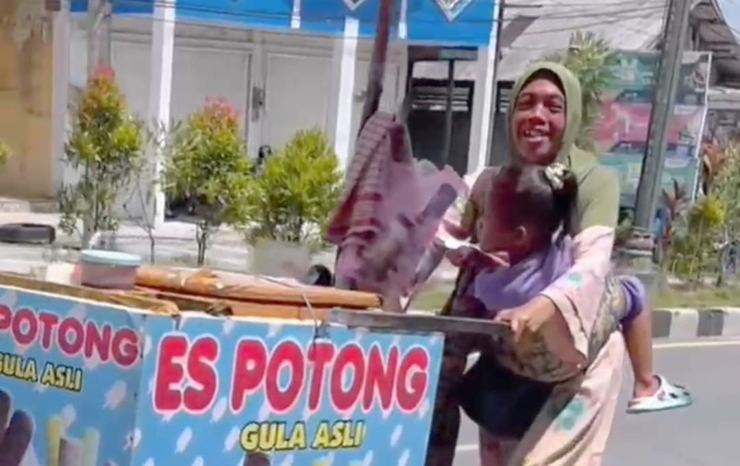 Kisah Haru Ibu Na’ah, Ibu Pejuang Keluarga di Gang Walut