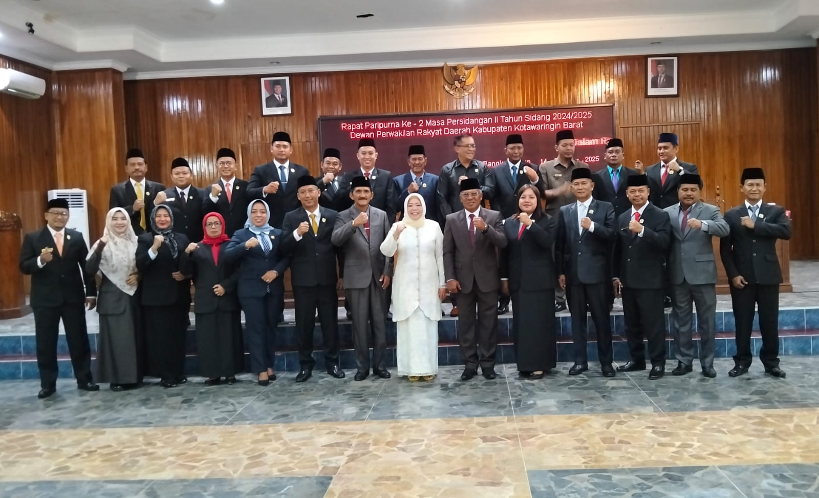 Rapat Paripurna DPRD Tetapkan Nurhidayah dan Suyanto sebagai Pemimpin Kobar