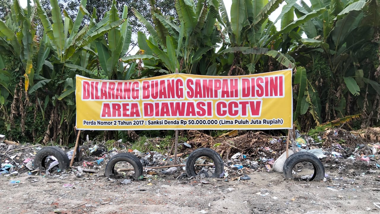 Warga RT 13 Sidorejo Pasang Spanduk Larangan Buang Sampah, Ingatkan Sanksi Denda Rp 50 juta