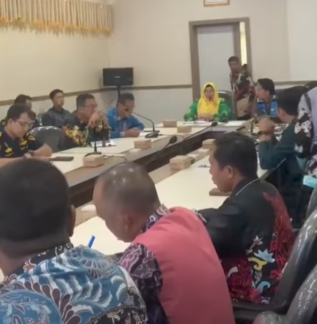 Wabup Irawati Pastikan Kelancaran Pembangunan Tower Listrik Penghubung Desa Bagendang Hilir ke Desa Hanaut