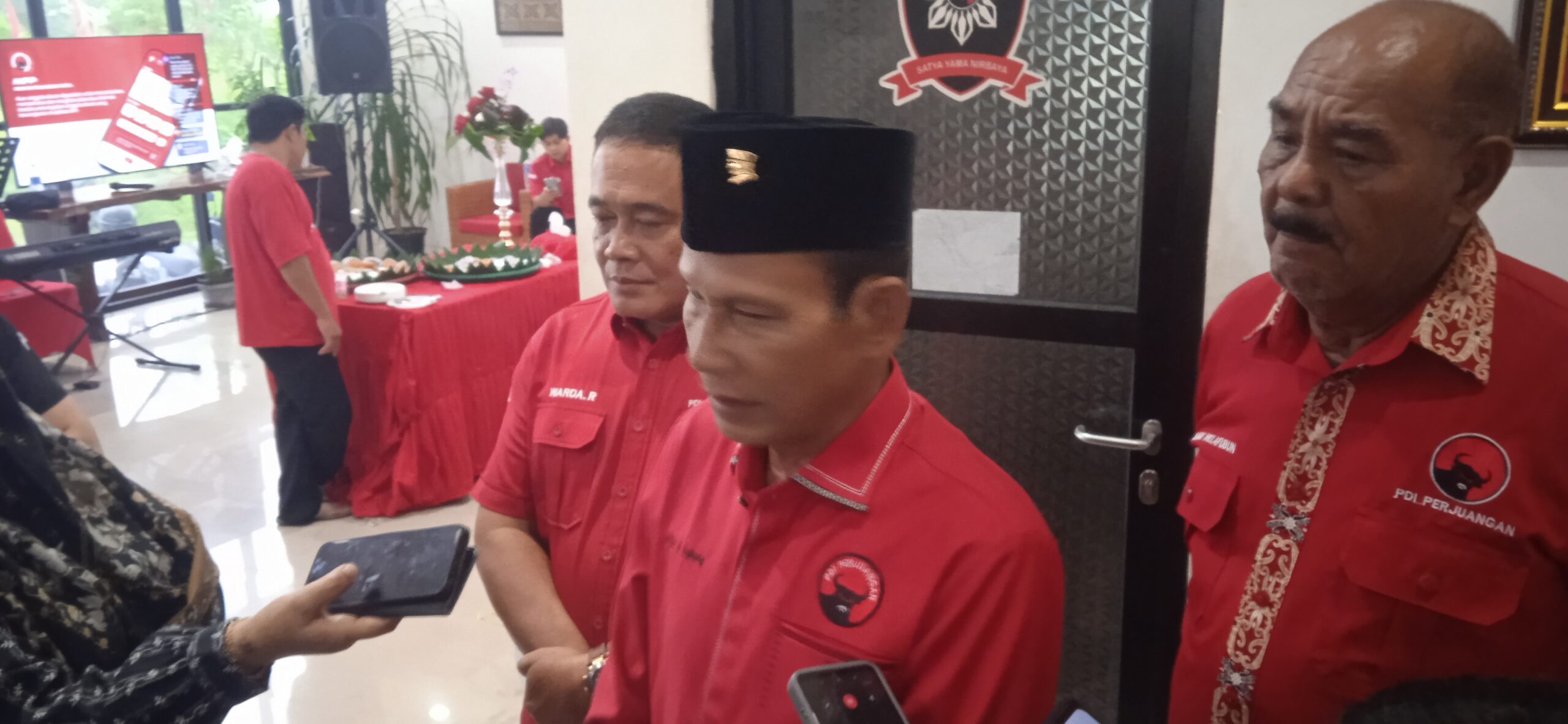 PDI Perjuangan Kalteng Solid Rayakan HUT Ke-52 dengan Tradisi Tumpeng