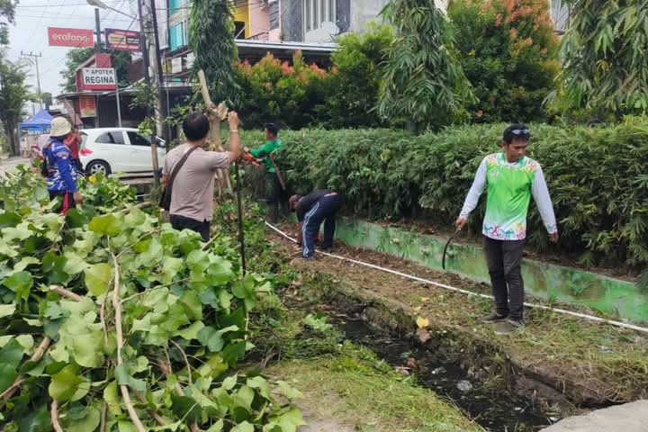 DLH Kotim Komitmen Tingkat Kebersihan Kota Sampit Melalui Penangan Sampah