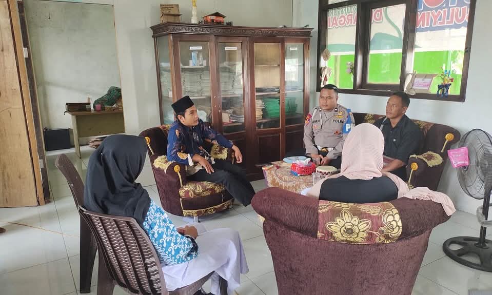 Terima Laporan Orang Tua Siswa, Bhabinkamtibmas Kumai Selesaikan Kasus Bullying di SMP Batu Belaman