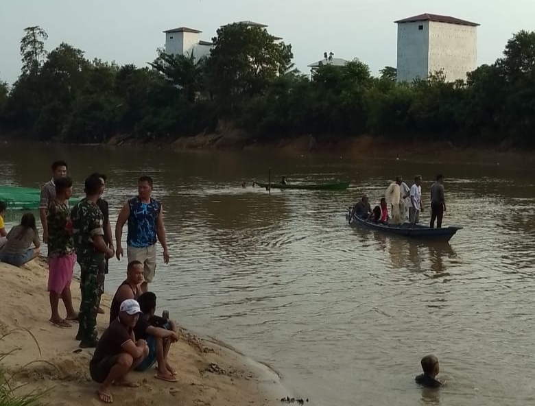 Kakak Beradik Hilang Tenggelam di Sungai Mentaya Kuala Kuayan