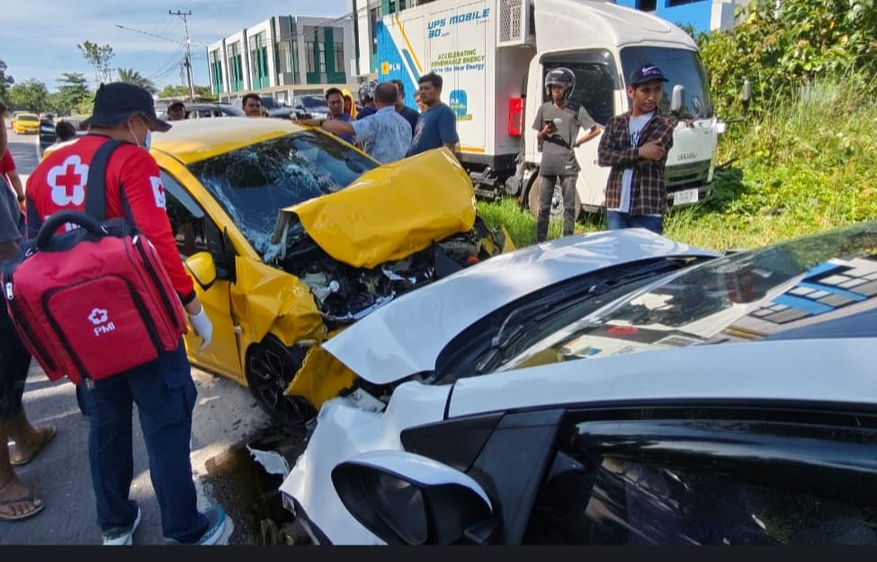 Adu Banteng Mazda vs Brio di Pasir Panjang, Lima Orang Terluka