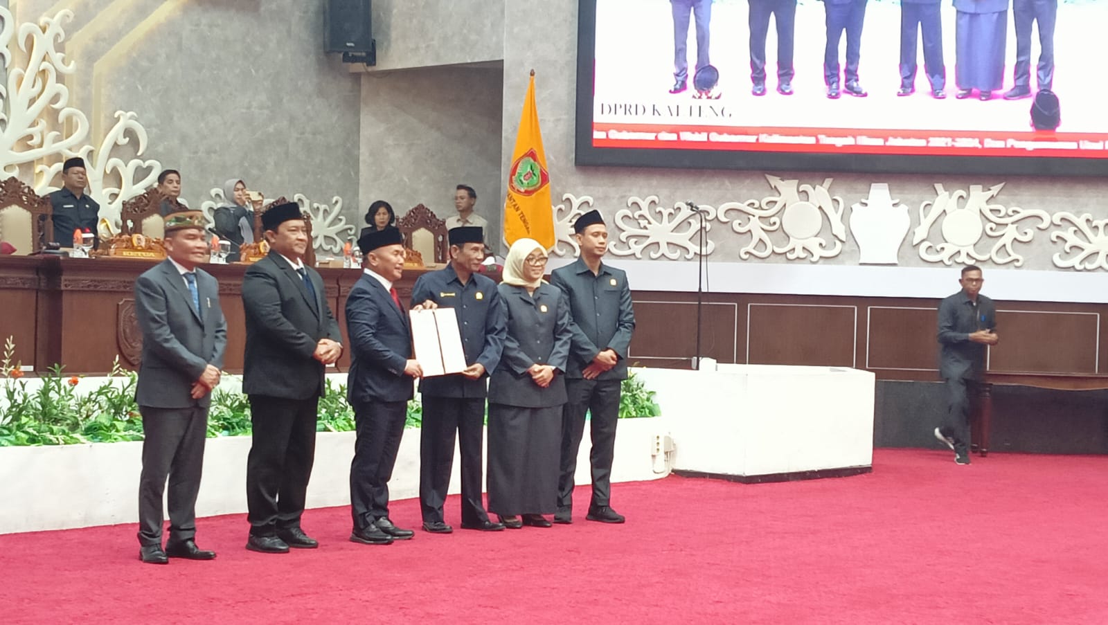 Gelar Paripurna, DPRD Kalteng Usulkan Pemberhentian Sugianto dan Pengangkatan Agustiar
