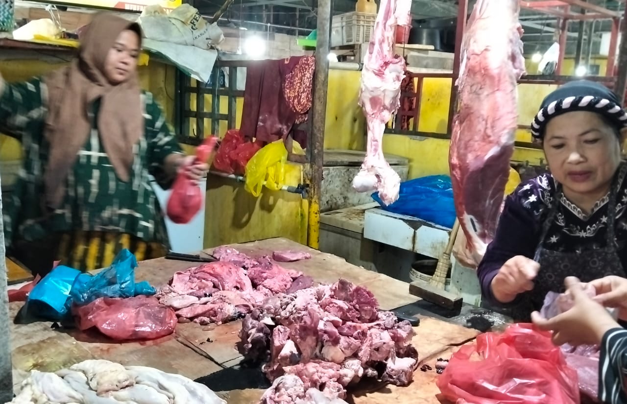 Harga Daging Sapi di Pasar Indra Sari Masih Stabil, Pedagang dan Pembeli Harap Tak Ada Lonjakan