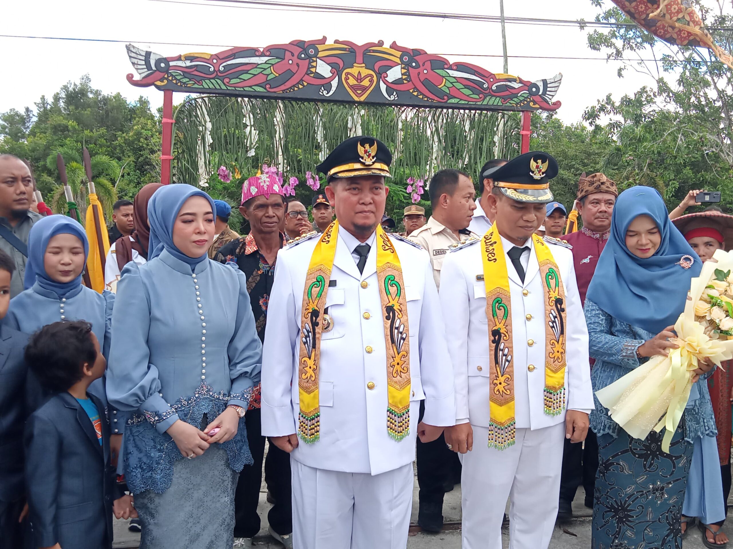 Saiful dan Firdaus Disambut Adat Dayak, Siap Pimpin Katingan