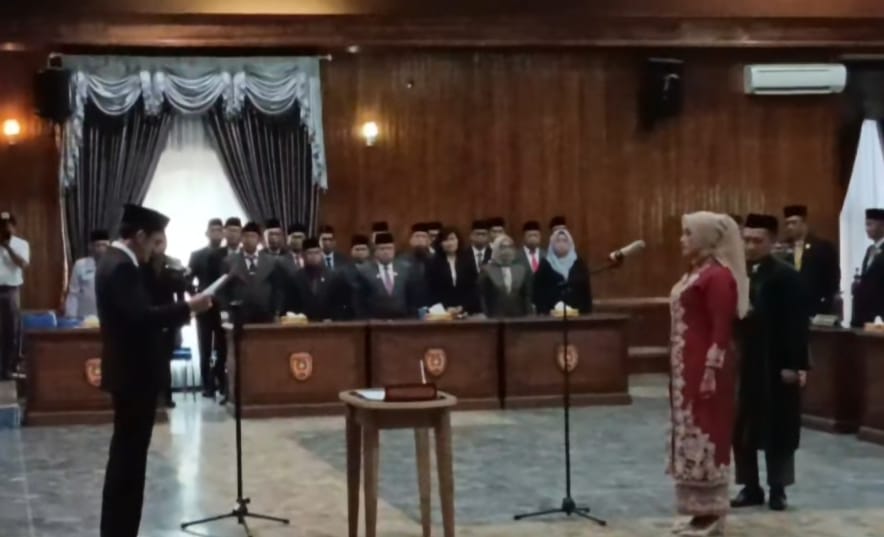 Resmi Dilantik! Yayang Desyareni Gantikan Kartika Sari di DPRD Kobar