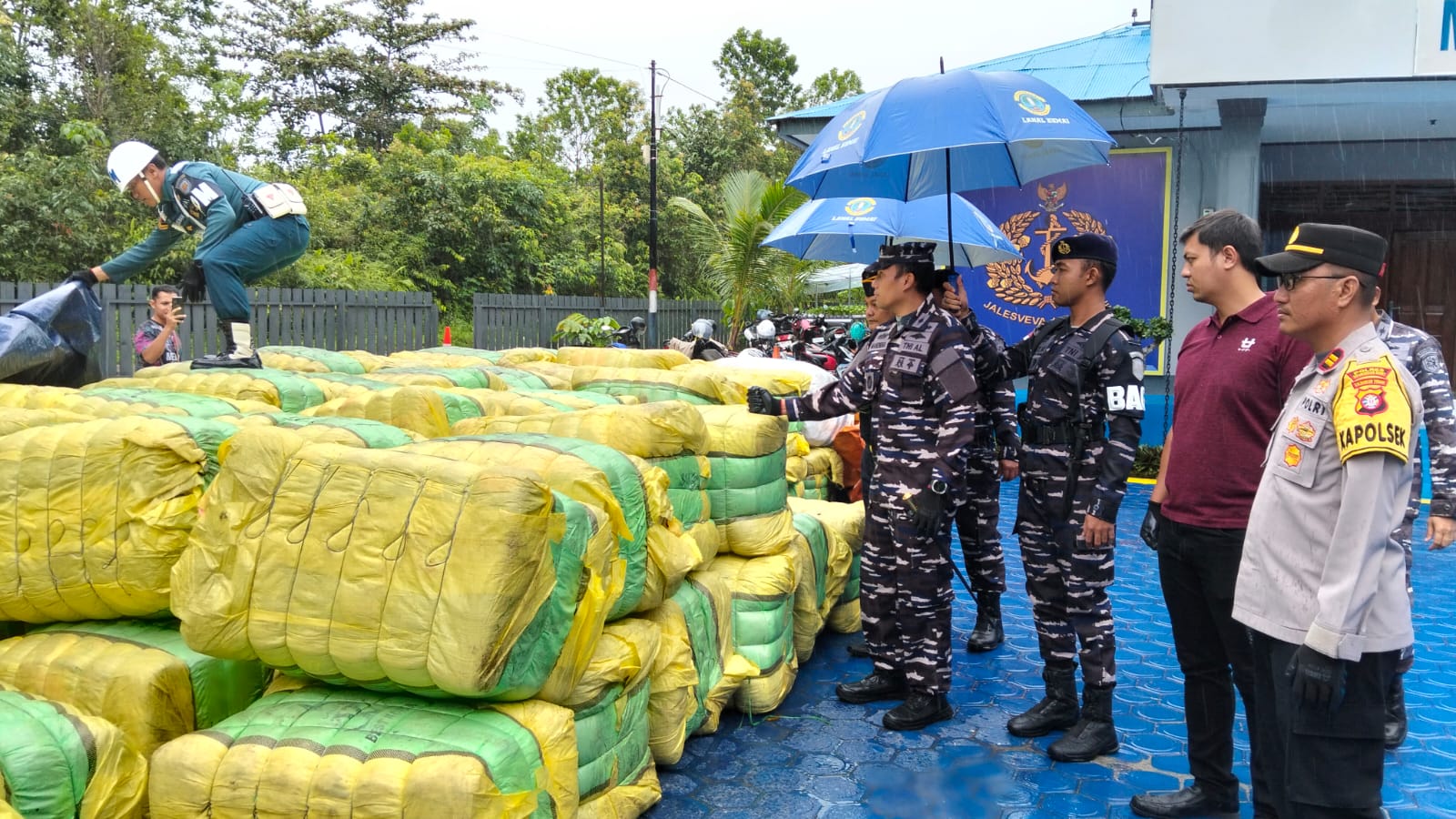 Tim Gabungan Gagalkan Penyelundupan Ballpress dari Malaysia di Pelabuhan Panglima Utar Kumai