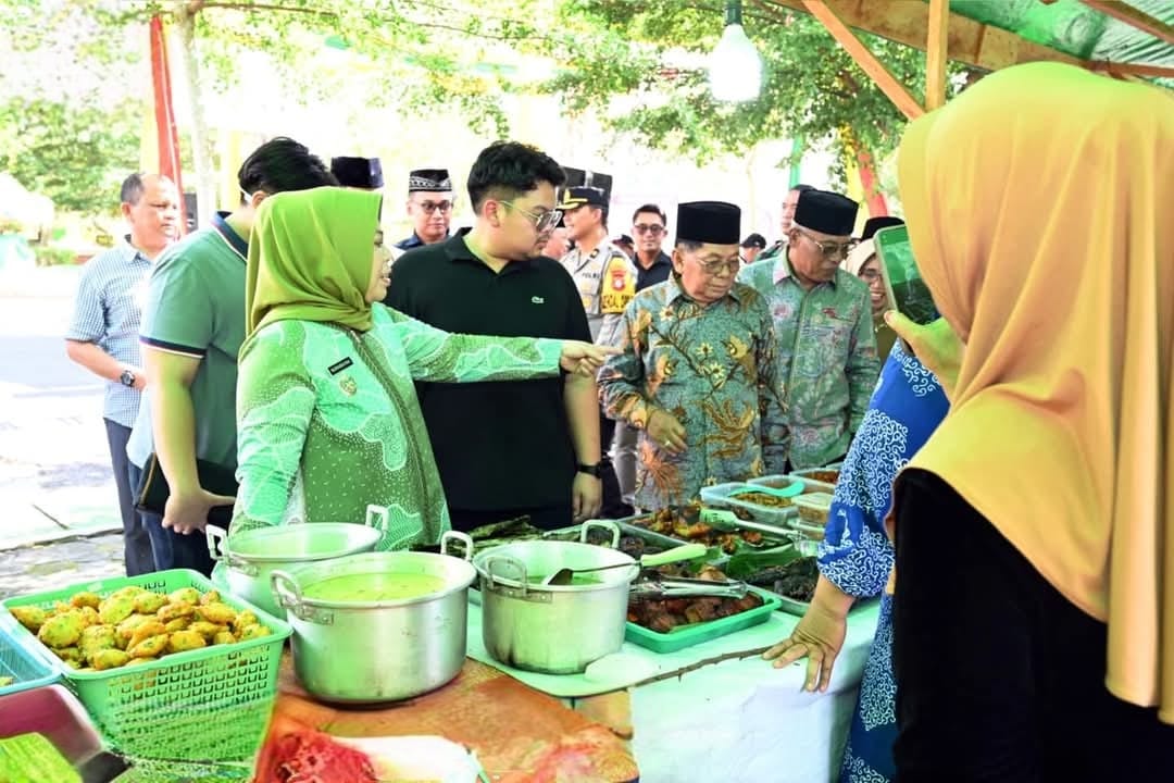 Pasar Ramadan di Kobar Resmi Dibuka, Bupati Hj Nurhidayah Harap UMKM Makin Berkembang