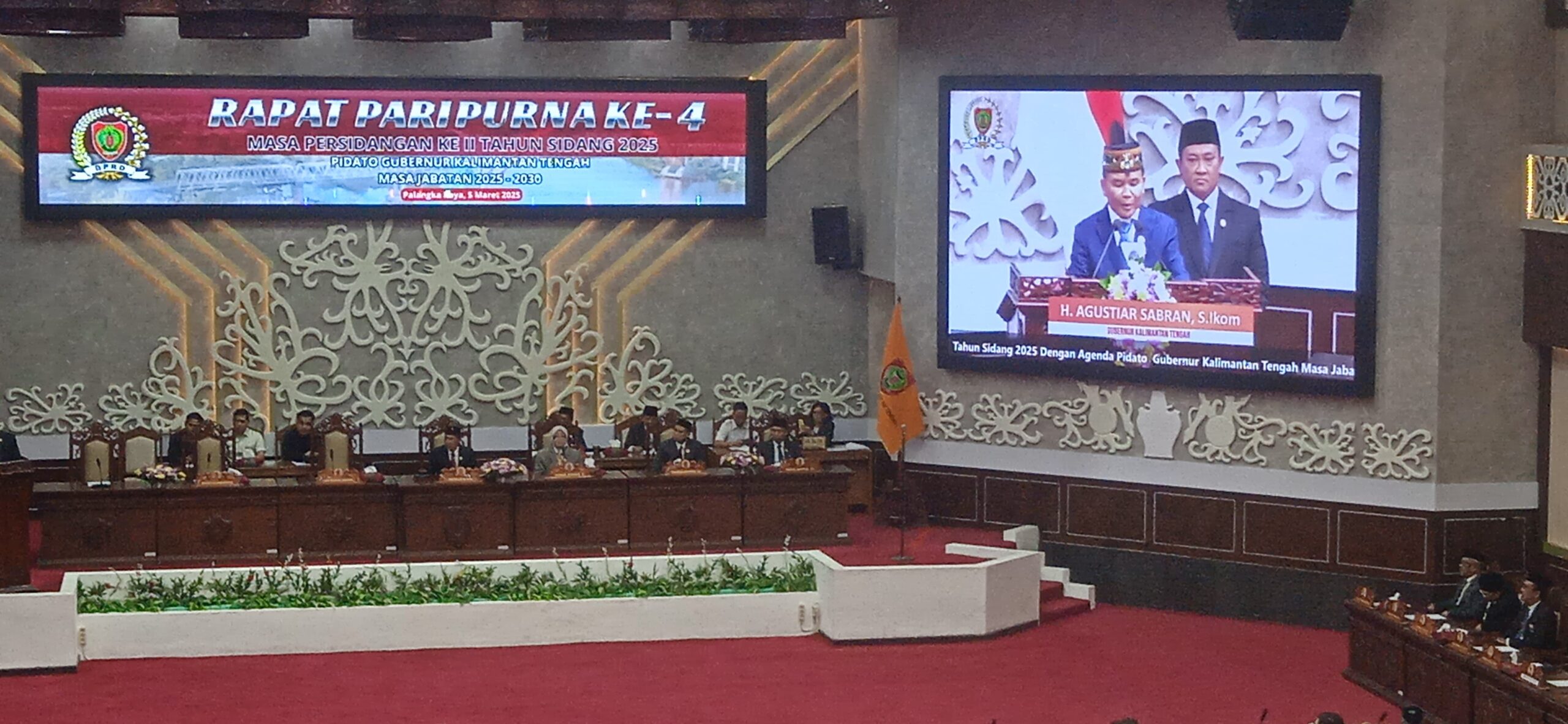 Pidato Perdana di DPRD, Gubernur Kalteng Serukan Semangat Persatuan Huma Betang