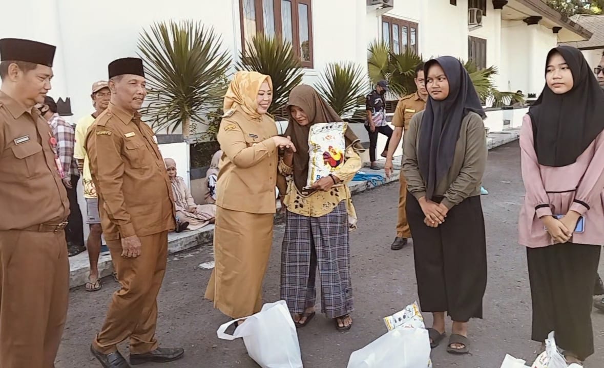 Hari Ini, Pemkab Kobar Bagikan Ribuan Paket Sembako Gratis!