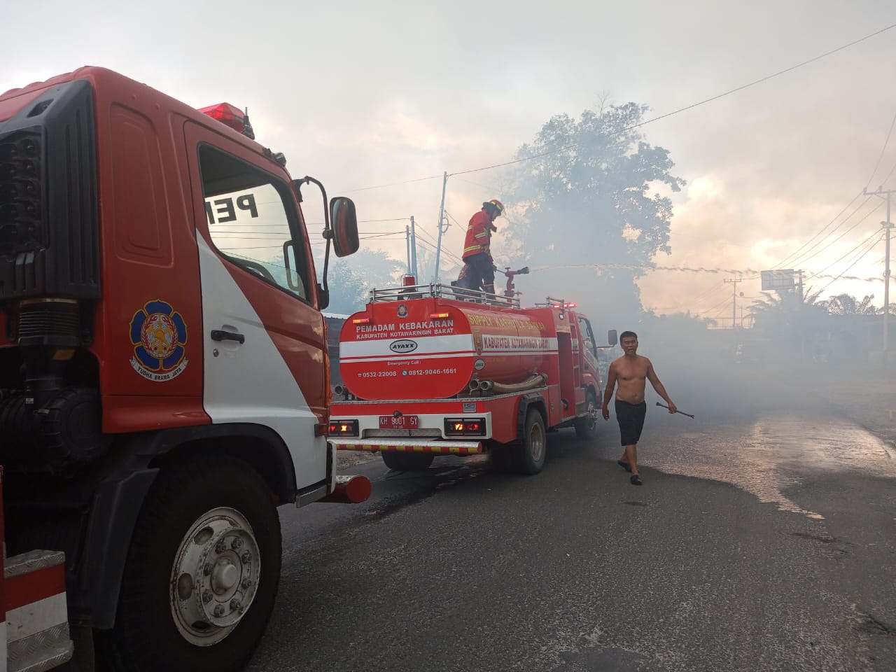 Sigap dan Tanggap, Damkar Kobar Padamkan Kebakaran Warung di Madurejo dalam Waktu 25 Menit