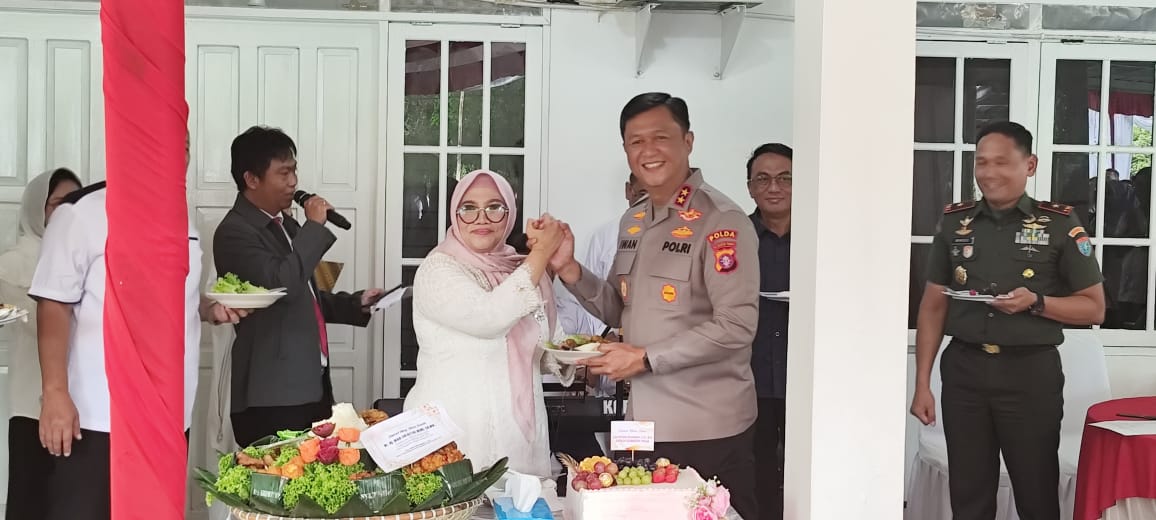 Penuh Kejutan, Diah Sulastri Dewi dan Kapolda Kalteng Rayakan Ulang Tahun Bersama
