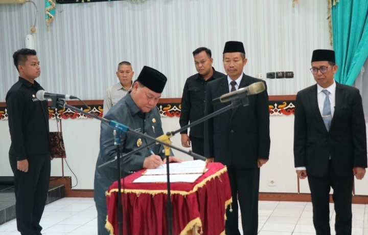 Respon Tuntutan Masyarakat, Bupati Kotim Lantik Tiga Pejabat RSUD dr Murjani Sampit