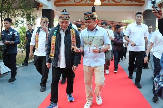 Gubernur Sambut Kedatangan Menko Pangan, KMP di Kalteng Siap Diluncurkan