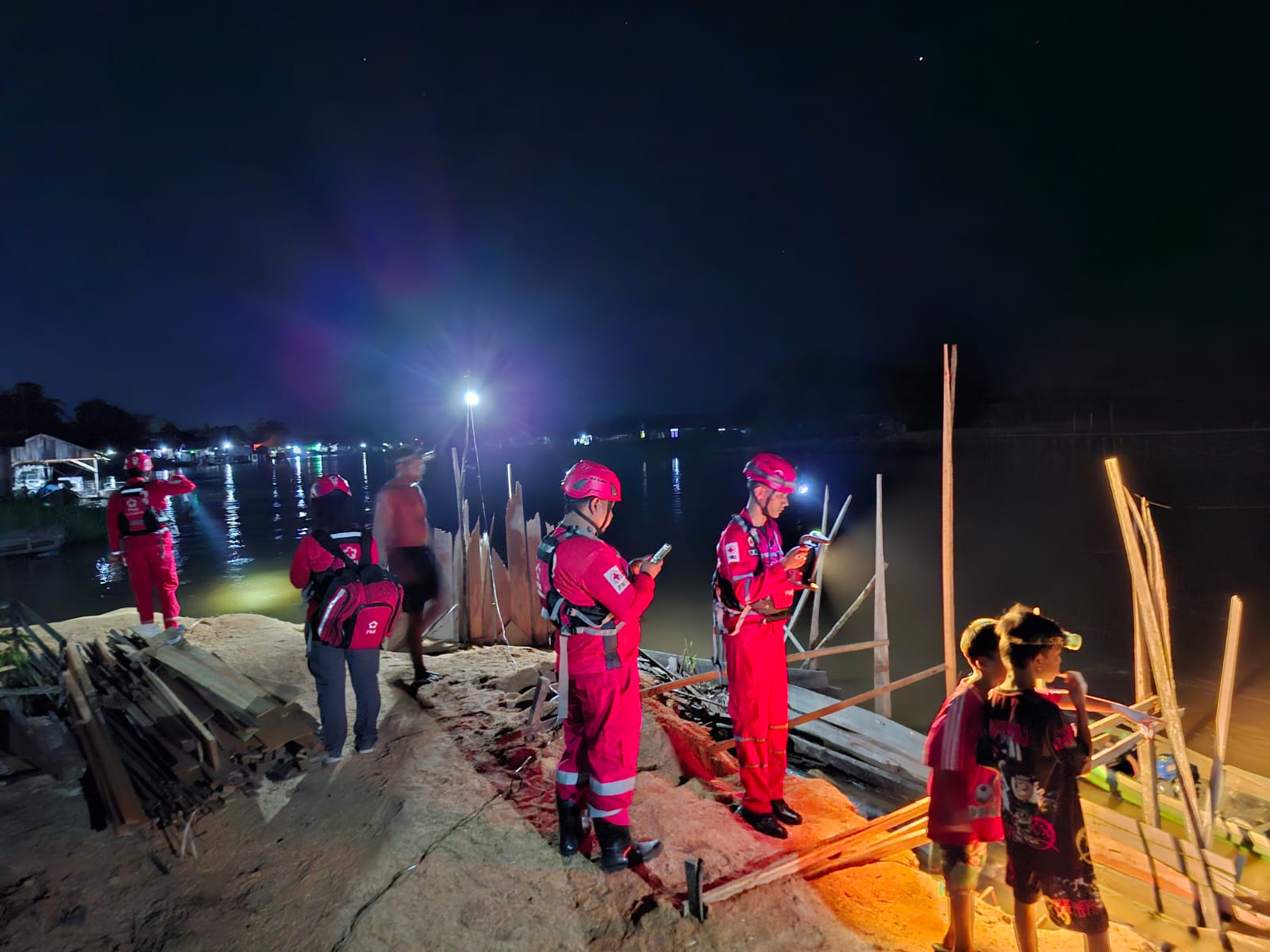 Remaja Hilang di Sungai Arut Usai Mandi di Jamban, Warga Kampung Baru Geger