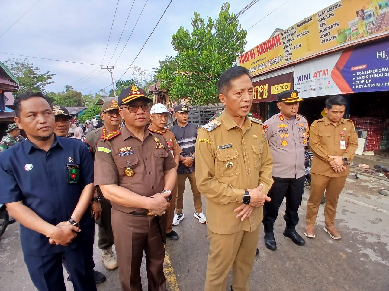 Pj Bupati Barito Utara Pantau Banjir, Janjikan Penanganan Maksimal