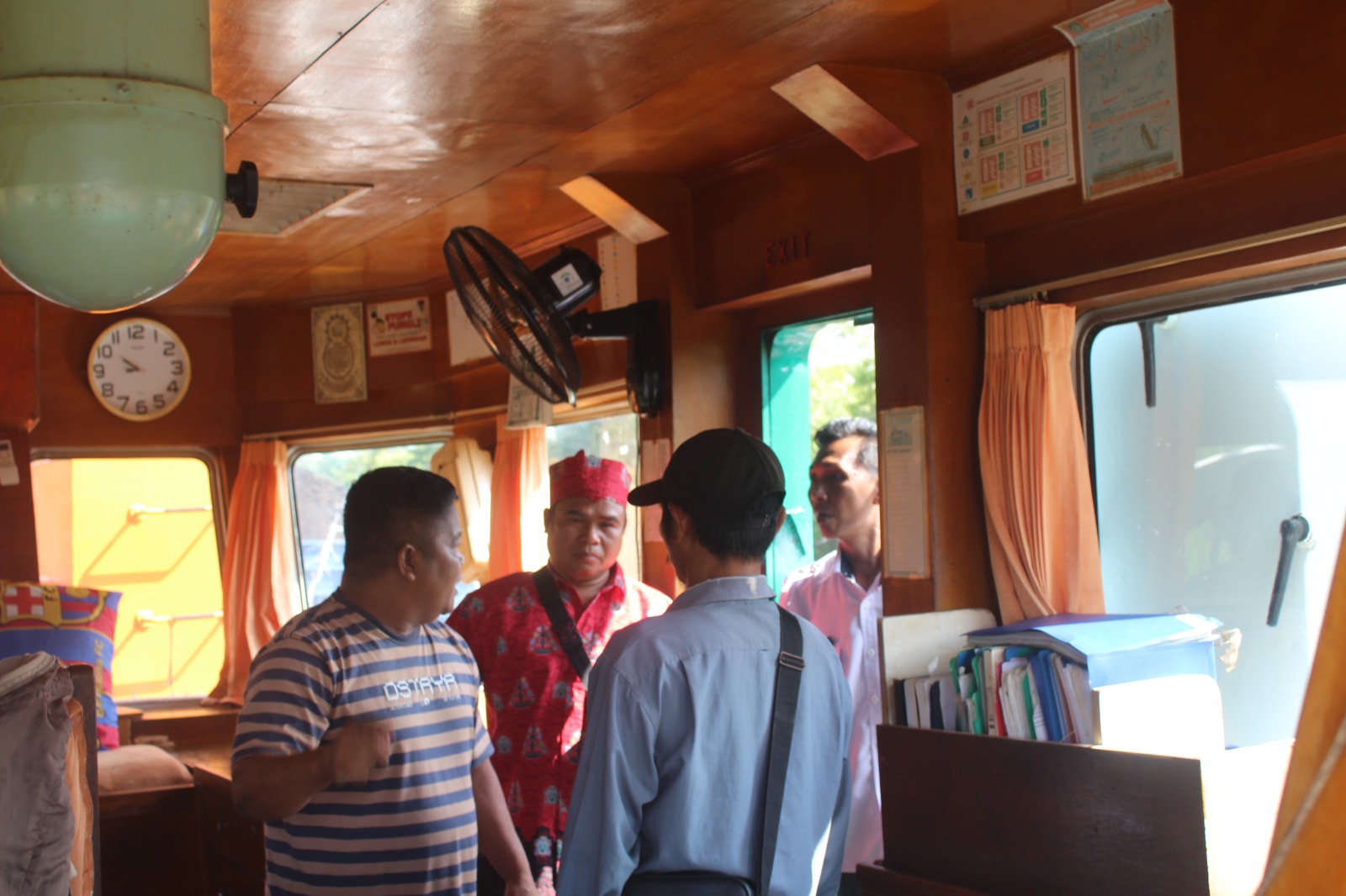 Protes Jalur Tongkang, Kepala Desa Dipukul di Atas Kapal