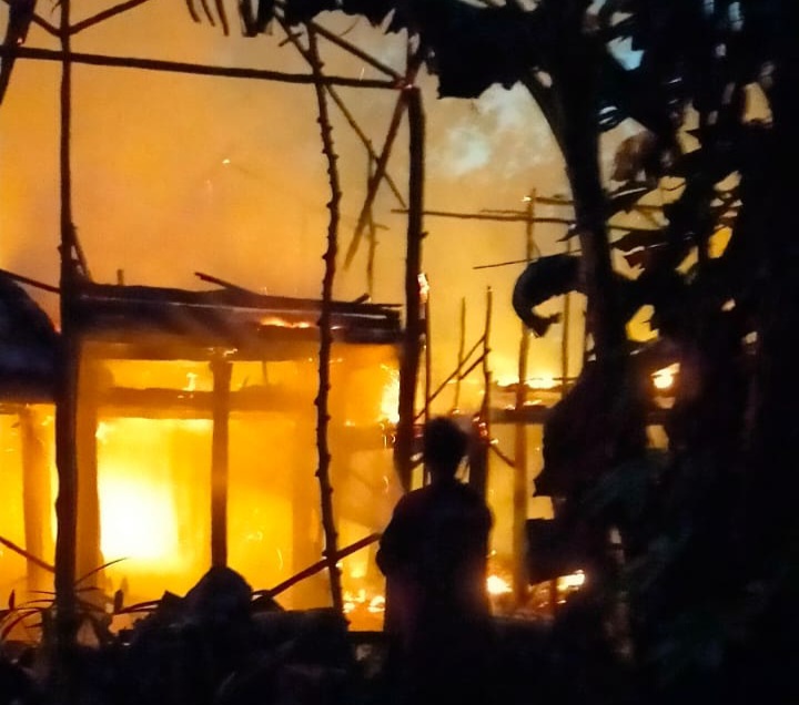 Kandang Ayam di Kasongan Hangus Terbakar Jelang Subuh, Kerugian Ditaksir Capai Ratusan Juta