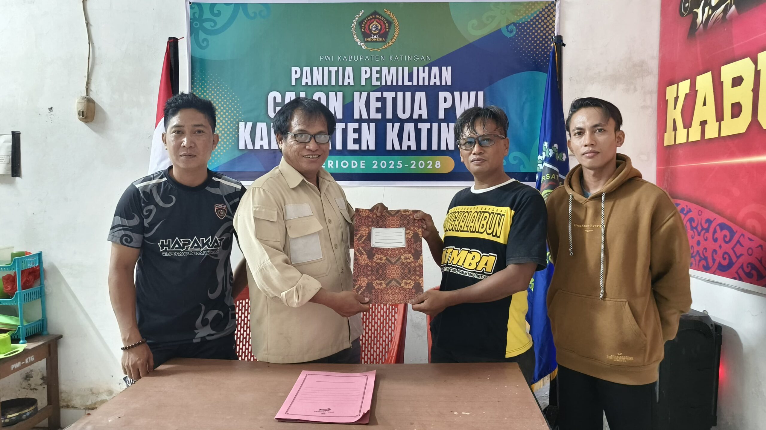 Suandi Daftar, Isnaini Ambil Formulir: Dua Bakal Calon Ketua PWI Katingan Muncul