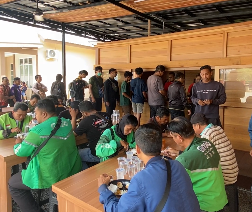 YHS Charity Palangka Raya Rutin Sediakan Makan Siang Gratis, Masyarakat Akui Sangat Terbantu