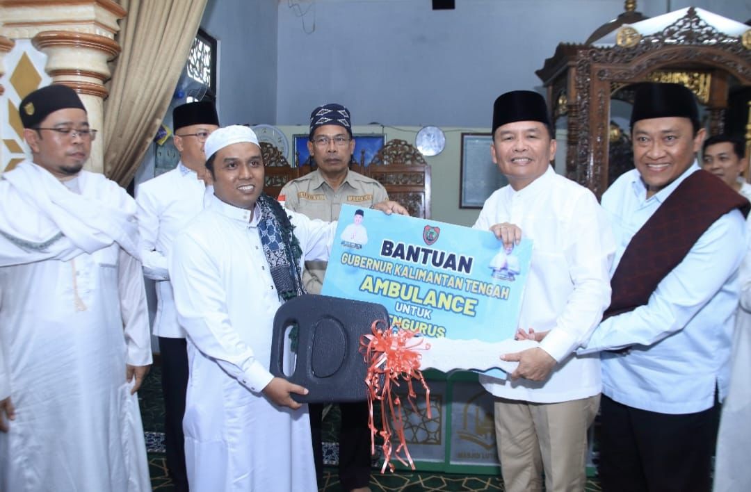 Gubernur Kalteng Serahkan Ambulans dan Mobil Jenazah untuk Warga Palangka Raya