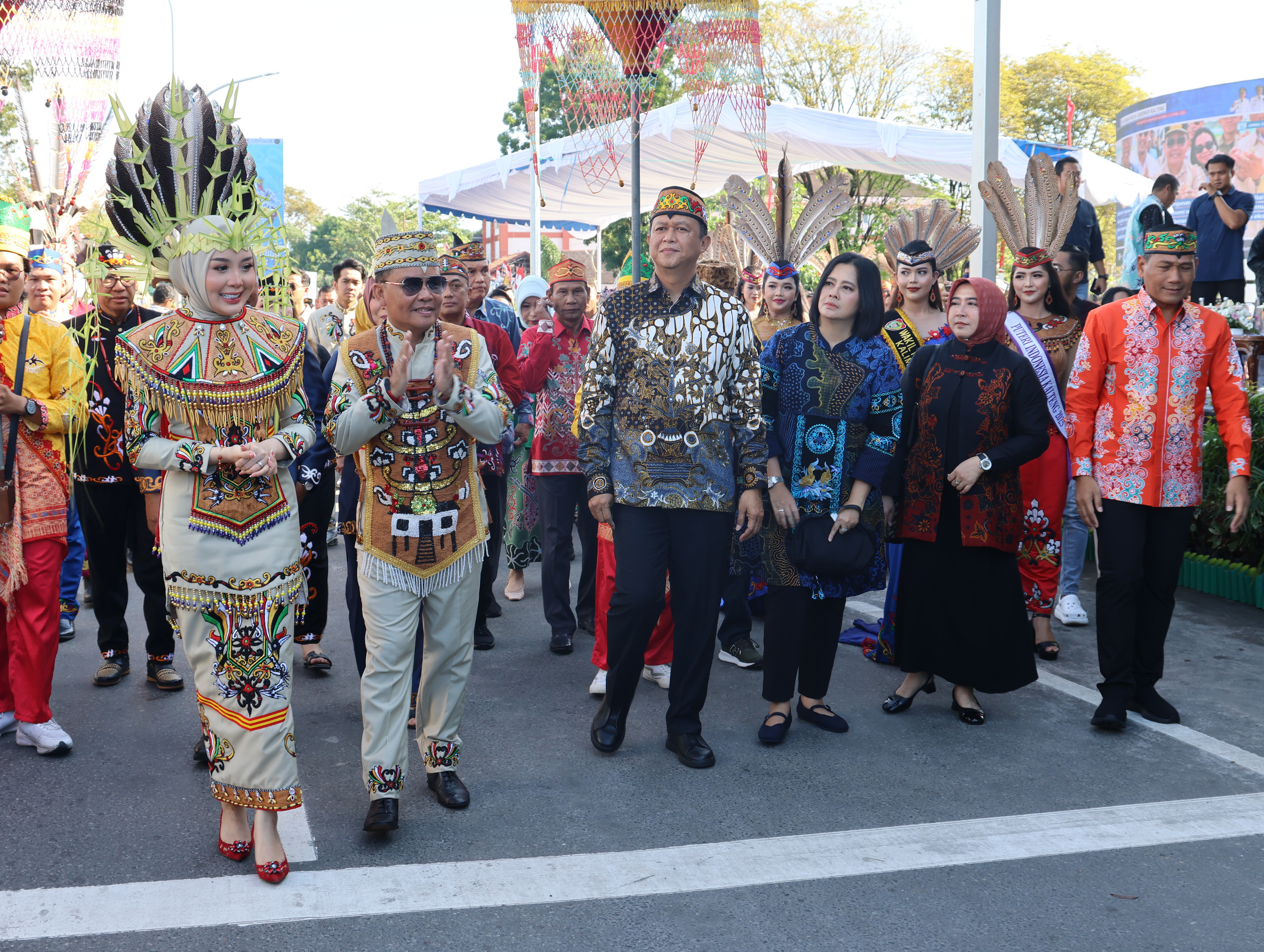 Hadiri Karnaval FBIM, Kapolda Dukung Kelestarian Budaya di Bumi Tambun Bungai