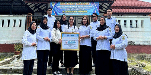 Laboratorium Lingkungan Barito Utara Kembali Raih Akreditasi Nasional
