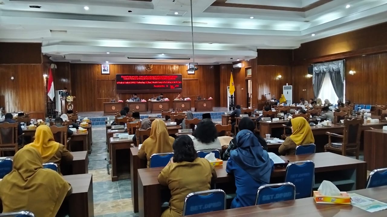 DPRD Kobar Gelar Paripurna ke-6, Fraksi-fraksi Sampaikan Pendapat Akhir Dua Ranperda Strategis