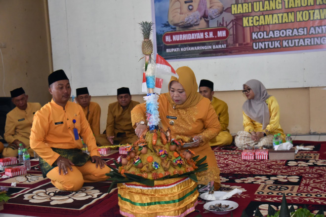 Hadiri Peringatan HUT Kutaringin, Bupati Tegaskan Komitmen Bangun Kotawaringin Lama