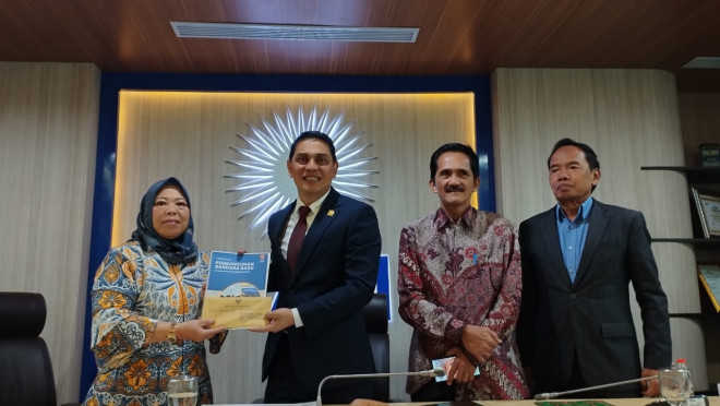 Bupati Kotawaringin Barat Bawa Usulan Bandara Baru ke DPR RI