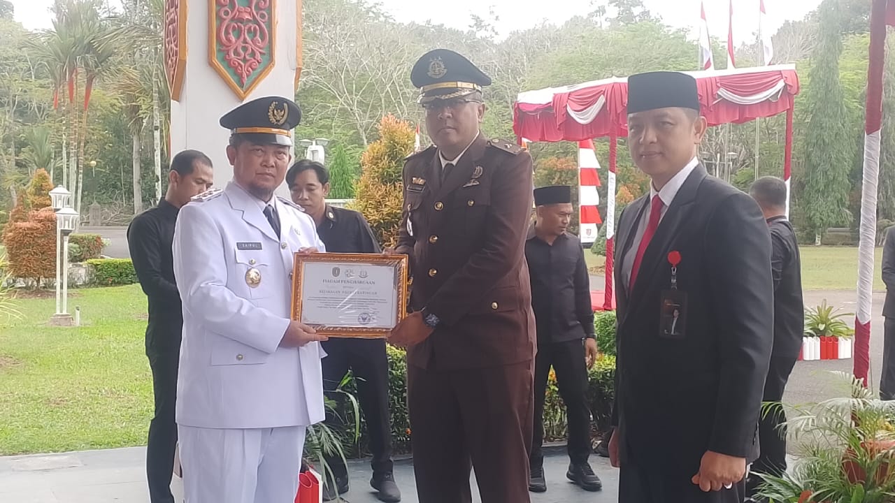 Dukung Akuntabilitas Dana BOKB, Pemkab Katingan Beri Penghargaan ke Kejari dan Bank Kalteng