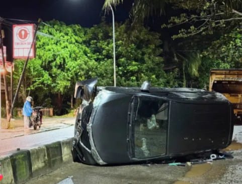 Sopir Lansia Tabrak Pembatas Jalan Saat Hujan di Sampit, Bawa Bayi Umur Satu Tahun